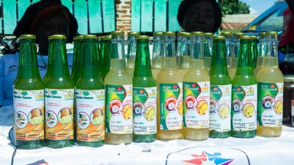 Les jus de fruits de la marque Yourice, produits localement en Centrafrique, 2025.