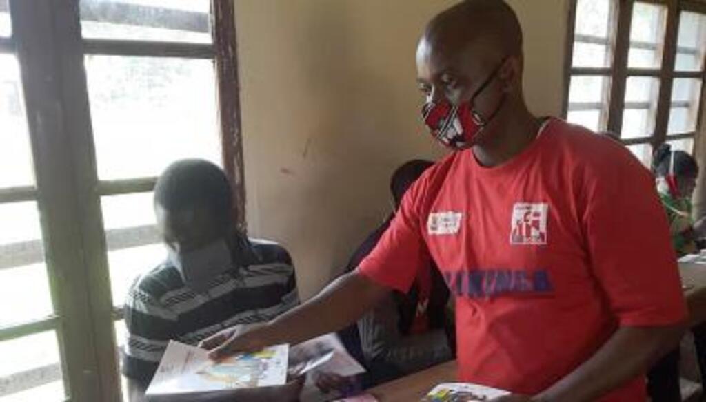 Distribution de flyers.