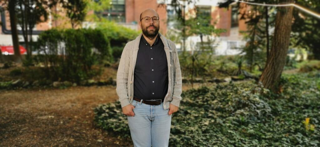 Em seu estudo, o pesquisador francês Léo Varnet, do Instituto Francês de Pesquisa Científica, mostra, que a linguagem neutra, na verdade não é tão neutra assim.