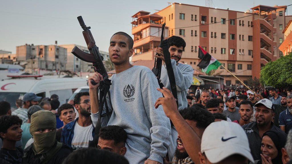 Cessez-le-feu à Gaza: le Hamas affaibli tente de rétablir l'ordre