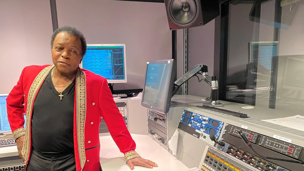 Lee Fields dans la régie de RFI.