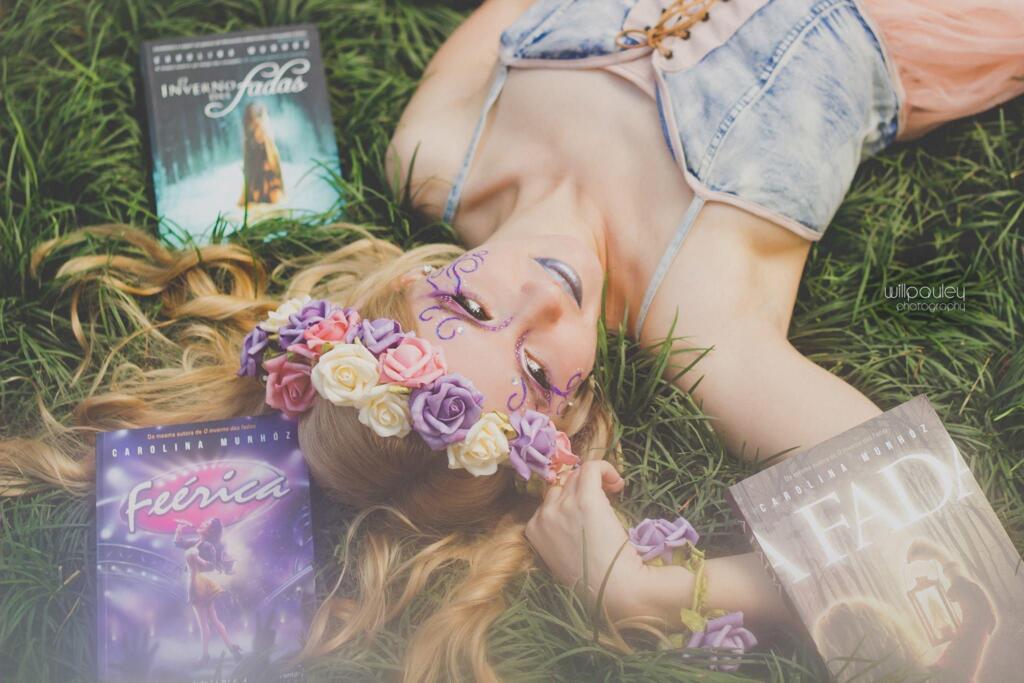 Carolina com seus livros