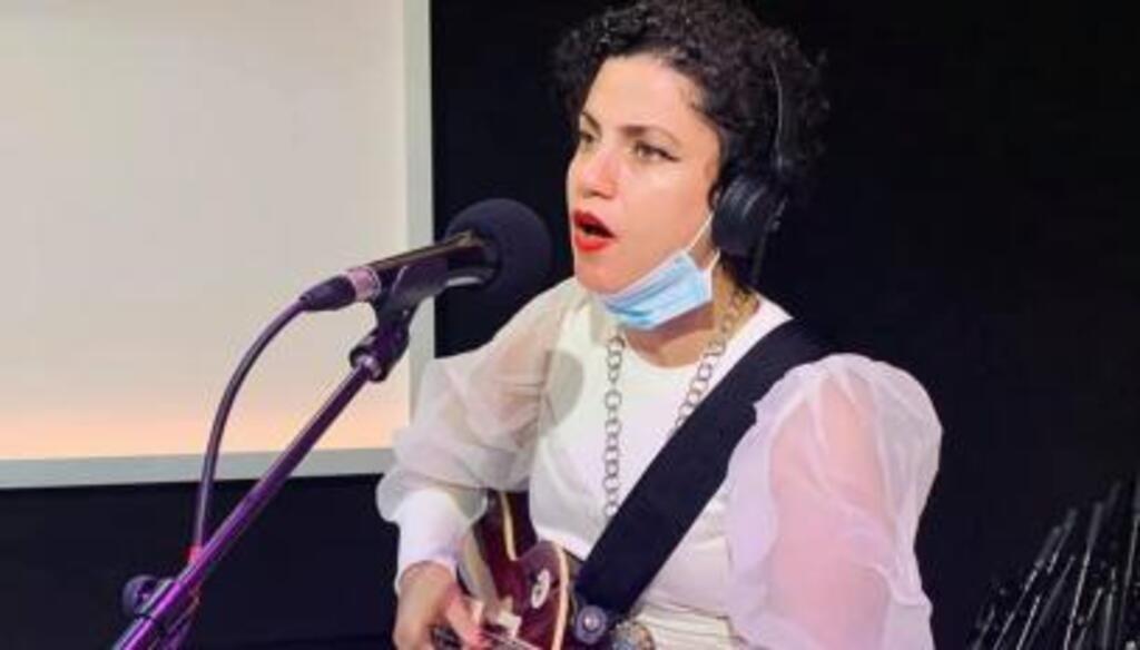 Emel à RFI.