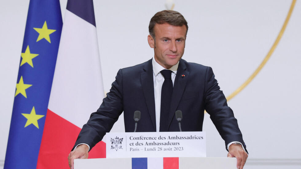 À la Une Emmanuel Macron convie les chefs des partis politiques