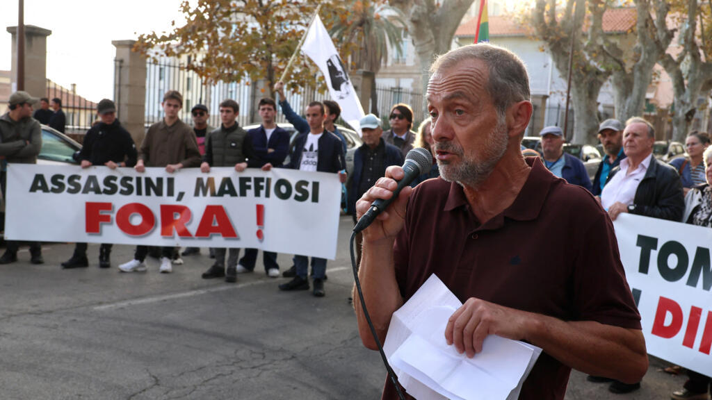 France: des milliers de manifestants défilent en Corse contre la mafia et le crime organisé