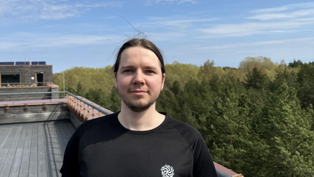 A 25 ans, Mihkel est ingénieur informatique chez Wayren, une startup de la défense.