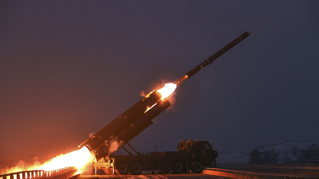 Corée du Nord: tirs de plusieurs missiles balistiques présumés vers la mer du Japon, selon Séoul et Tokyo