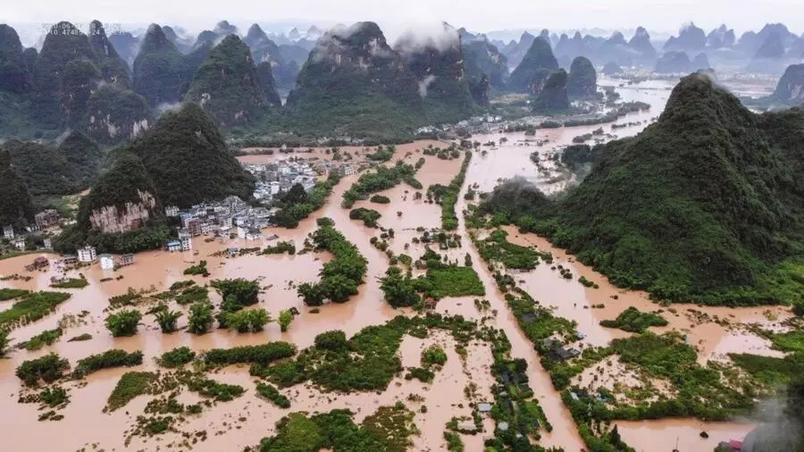 桂林阳朔水灾网络图片,2020年6月。