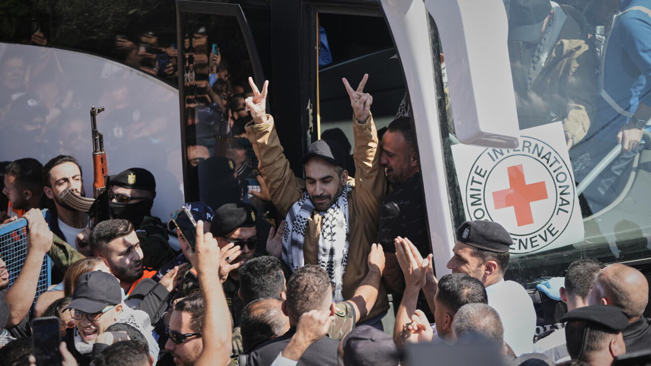 Cessez-le-feu à Gaza: entre joie et déception, le retour de 88 détenus palestiniens à Ramallah