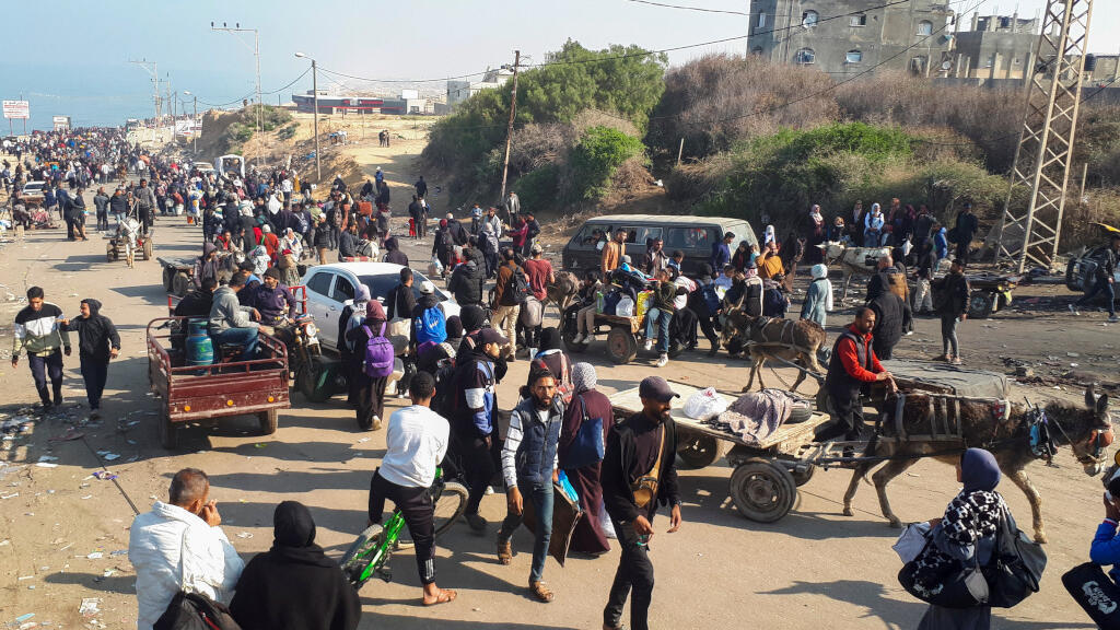 Les Palestiniens déplacés retournent chez eux dans le nord de Gaza.
