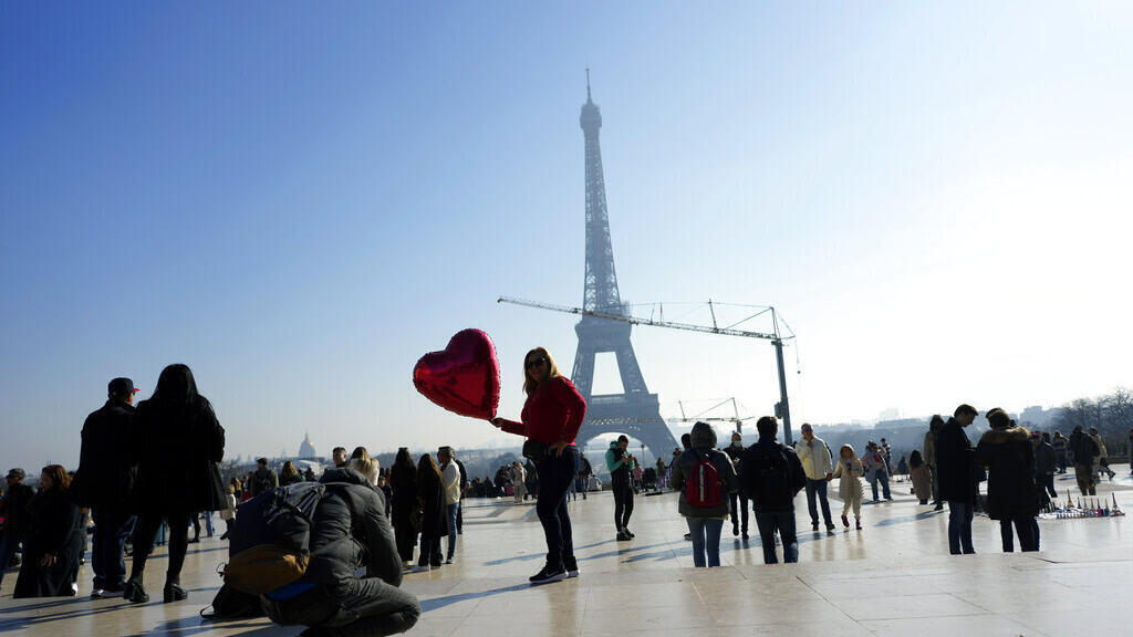 Lễ Tình nhân... và mùi hương Paris