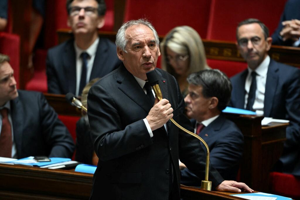 O primeiro-ministro da França, François Bayrou, discursa durante uma sessão na Assembleia Nacional. Em Paris, em 24 de junho de 2025.