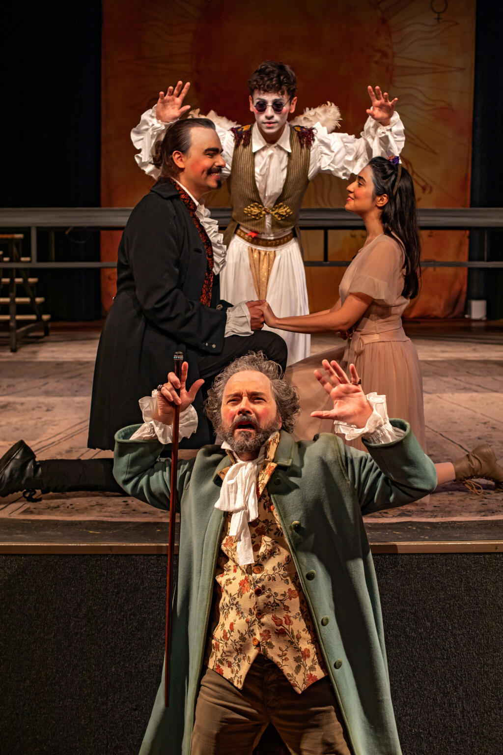 “Escola de Mulheres”, de Molière, adaptada e dirigida por Clara Carvalho.