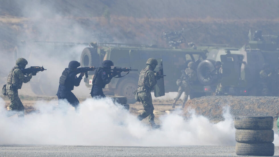 Ảnh minh họa: Cuộc tập trận Rồng Vàng giữa Cam Bốt và Trung Quốc năm 2024.