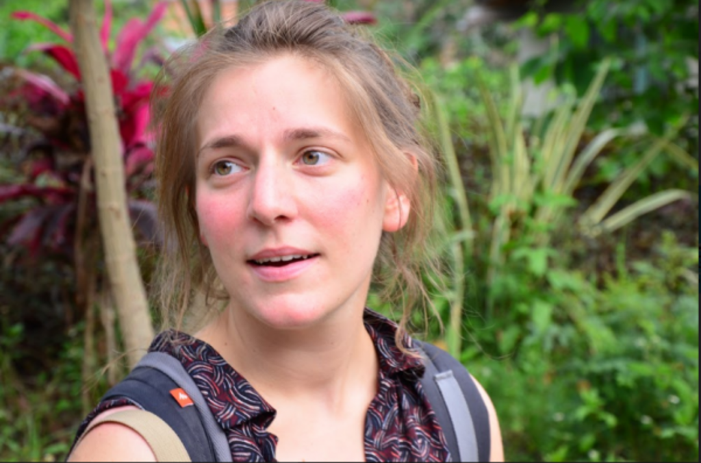 Mathilde Imer, membro da Convenção Cidadã para o Clima, acusa Emmanuel Macron de ser "uma marionete verde que, por dentro, não tem nada de muito ecológico".