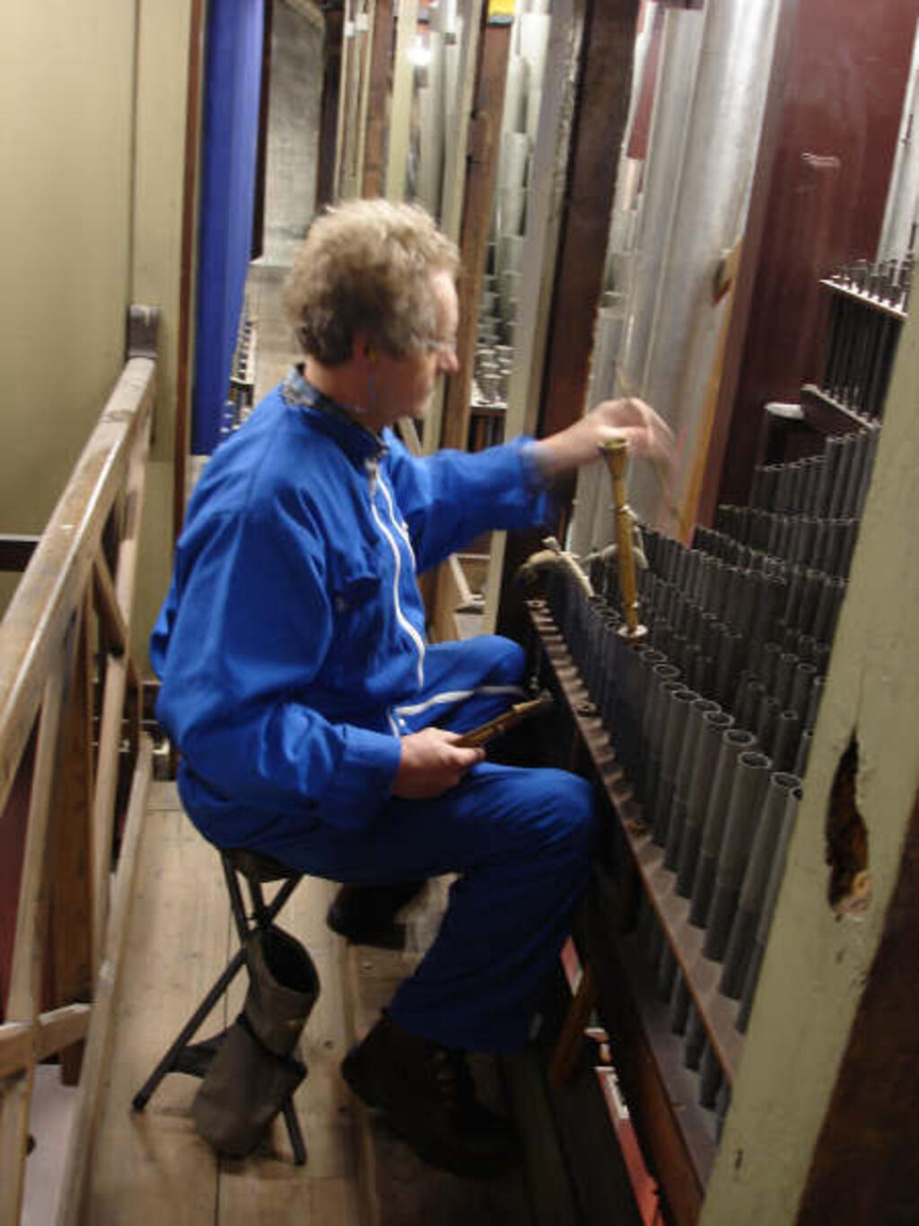 Bertrand Cattiaux, en 2007, pédalier du grand orgue de Notre Dame de Paris