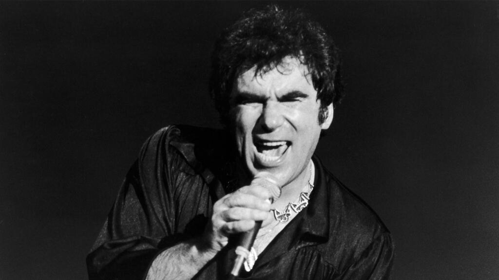 Claude Nougaro en concert, en 1981.