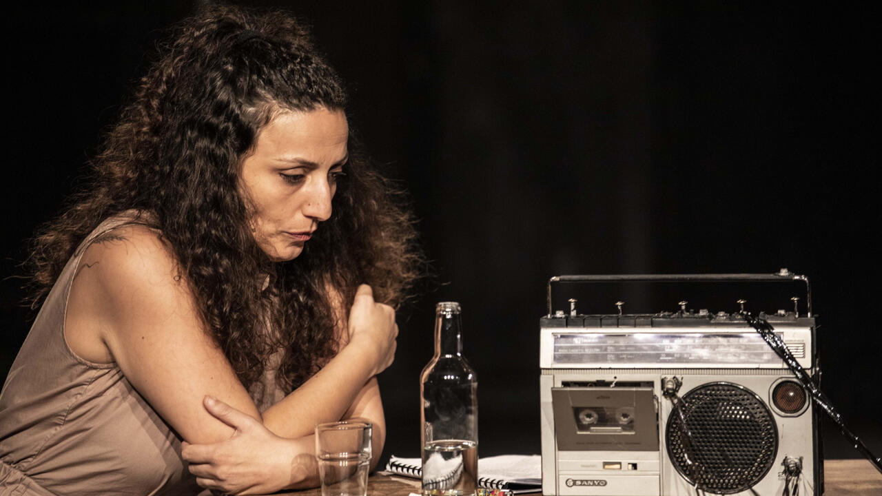 «Des décennies d’impunité» : Chrystèle Khodr ravive sur scène le massacre du camp palestinien de Tall el-Zaatar «Des décennies d’impunité» : Chrystèle Khodr ravive sur scène le massacre du camp palestinien de Tall el-Zaatar