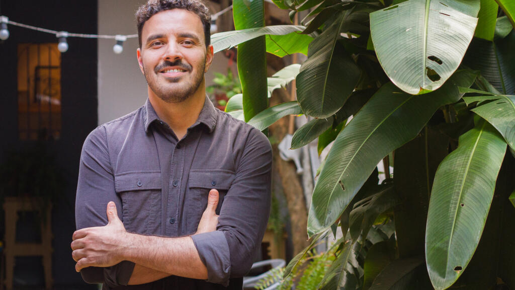 Leandro Ramos, diretor regional da All Out na América Latina, explica relatório da organização que identificou pelo menos 34 barreiras que impedem uma pessoa LGBT de denunciar e ter acesso à Justiça depois de ser vítima de violências LGBTfóbicas.