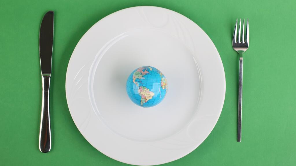 L’empreinte que le tourisme international exerce sur l’environnement est telle que certains parlent de « mondophagie ».