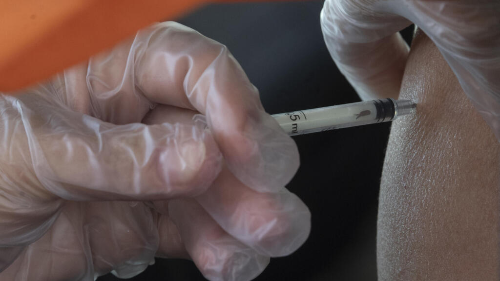 Covid-19: la vie d'avant grâce à la vaccination, c'est pour quand?