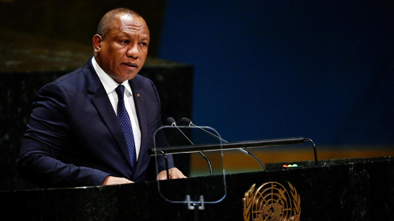 Madagascar l’inamovible Premier ministre Christian Ntsay rempile