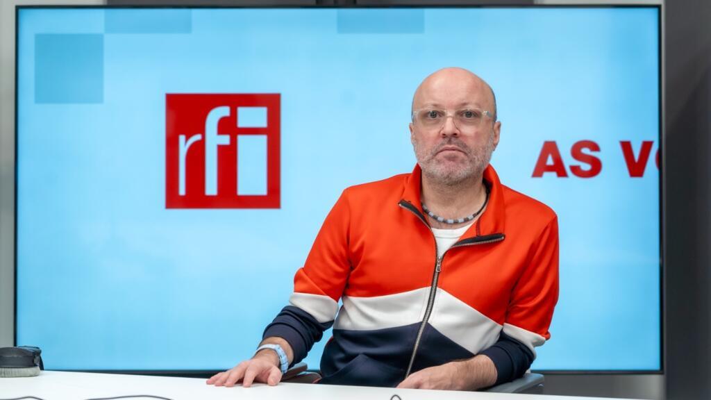 OCS, prescurtarea de la Omul cu Șobolani, inspirat din titlul cărții lui Freud, este numele trupei formate din Dan Amariei (voce), Nicolae Aramă (chitară), Mihnea Dobrota (tobe) și Radu Caragea (bas), trupa formată în Constanța, în 1997.