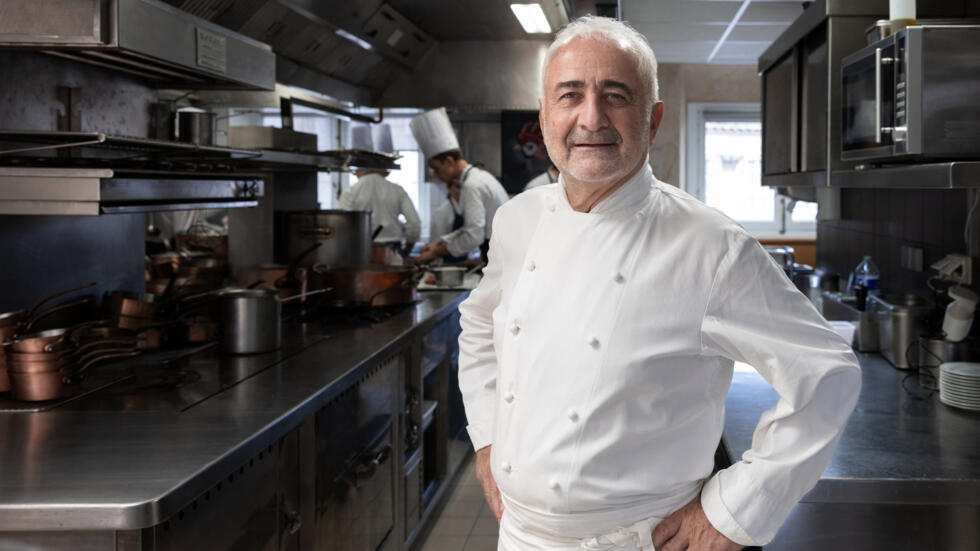 'Best chef in the world' Guy Savoy stripped of Michelin star