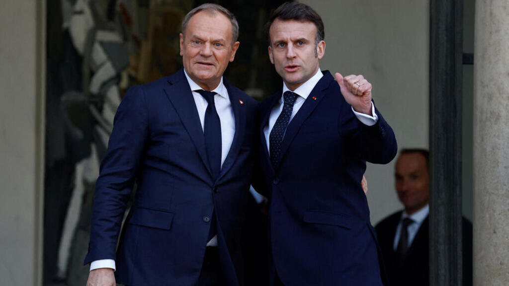 Emmanuel Macron accueillait plusieurs dirigeants européens, dont le Premier ministre polonais Donald Tusk, à Paris le 17 février 2025. REUTERS/Gonzalo Fuentes