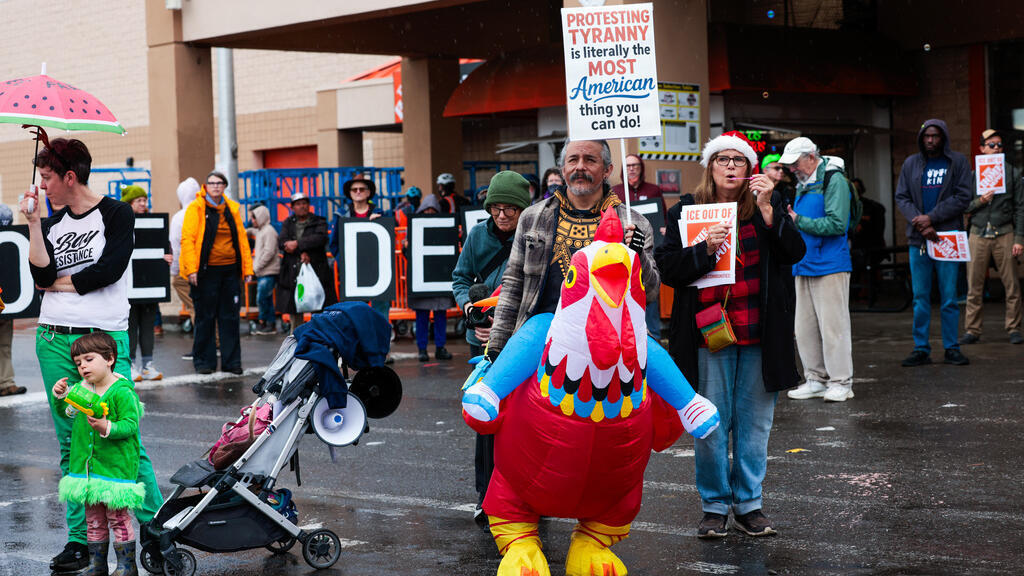 Mỹ : Chính quyền Trump nhân mùa Giáng sinh đẩy mạnh trục xuất di dân