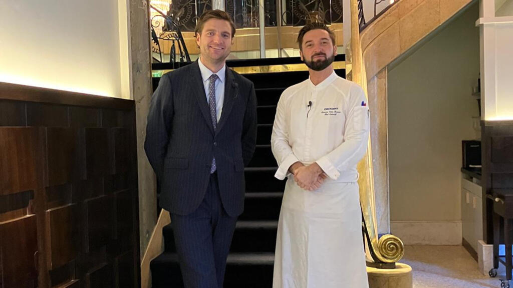 James Ney, directeur de Drouant et le chef Romain Van Thienen.