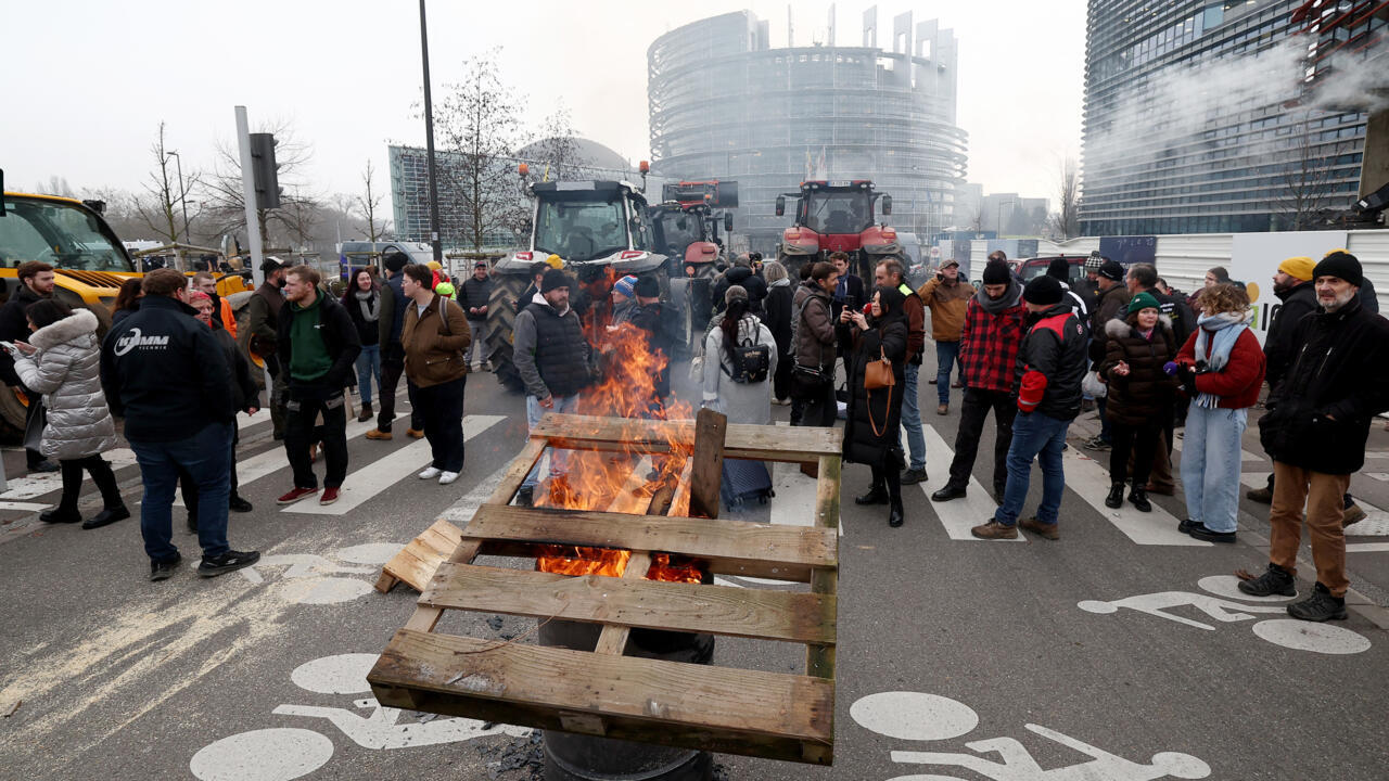 Des journalistes victimes de la grogne des agriculteurs en France