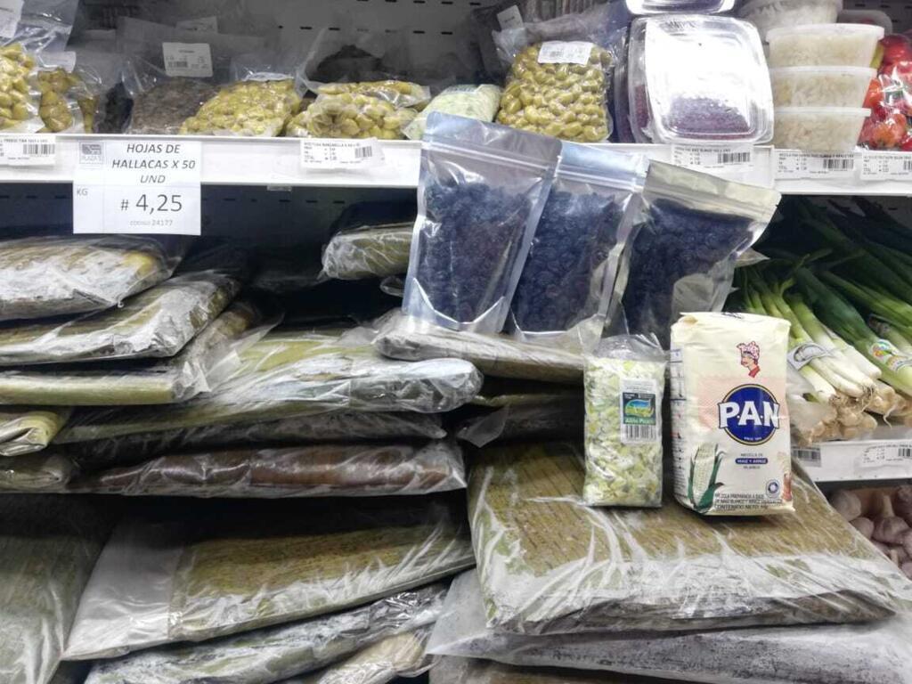 Ingredientes para a preparação da hallaca num mercado venezuelano.