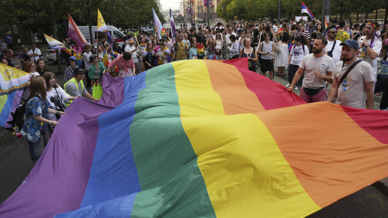 Serbie: la Gay Pride placée sous haute surveillance policière à Belgrade