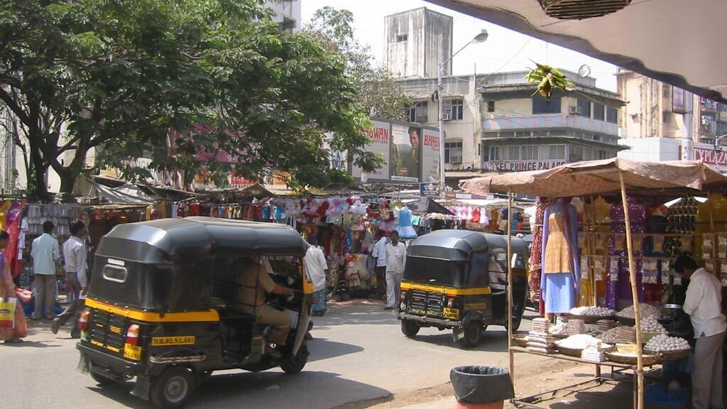Auto-rickshaws dans la ville de Bombay.