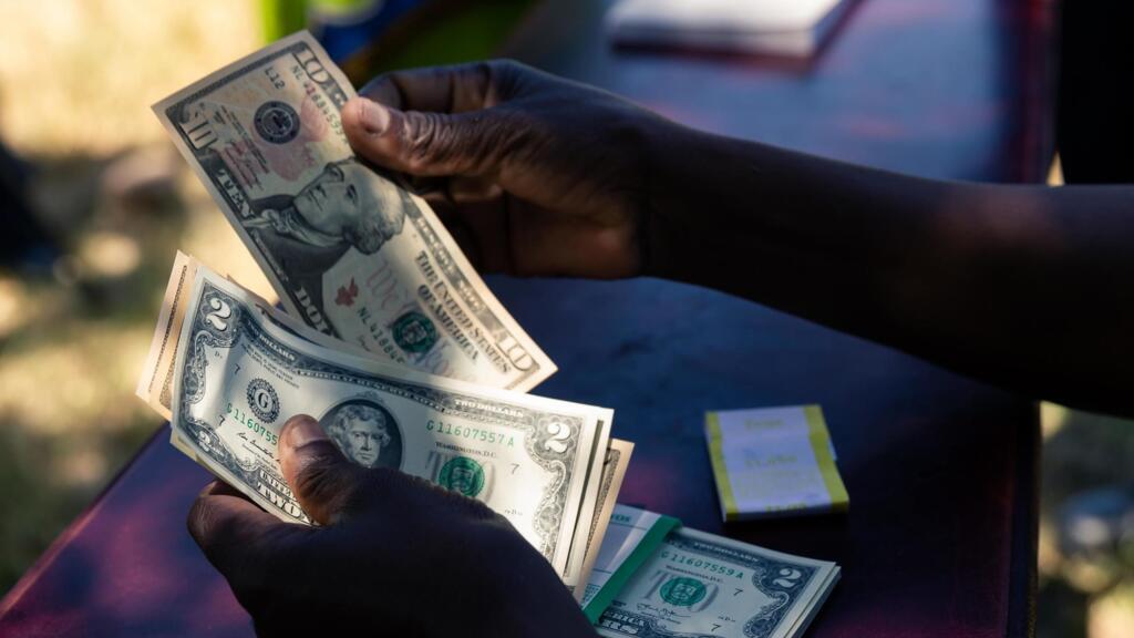 La dégradation des notes souveraines de certains pays a des conséquences immédiates puisqu’ils emprunteront à l’avenir à des taux d’intérêt plus élevés.
