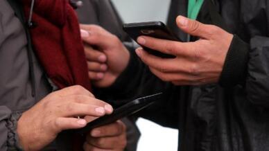 Depuis plusieurs jours, les autorités iraniennes bloquent massivement tous les moyens de communication.