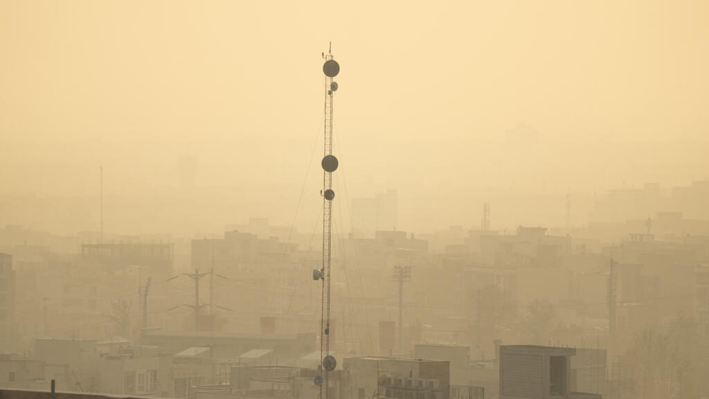 Iran: Pollution, Manque D'Eau, Sol Instable… Faut-Il Déménager La Capitale Téhéran?