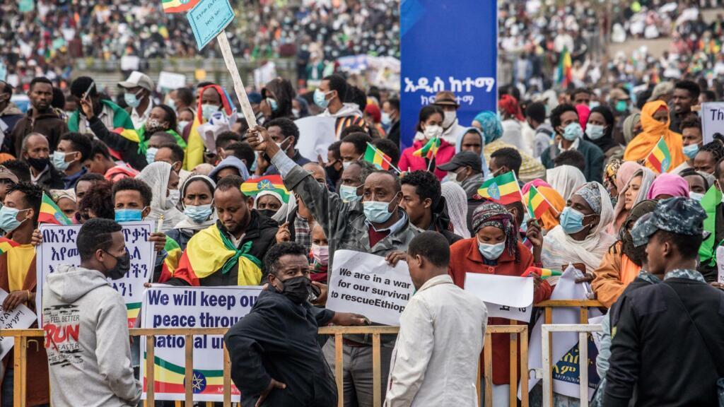 Alors que  la guerre dans la région du Tigré a débordé sur les régions voisines de l'Amhara et de l'Afar, manifestation dans la capitale éthiopienne Addis-Abeba, pour soutenir l'armée nationale, le 22 juillet 2021.