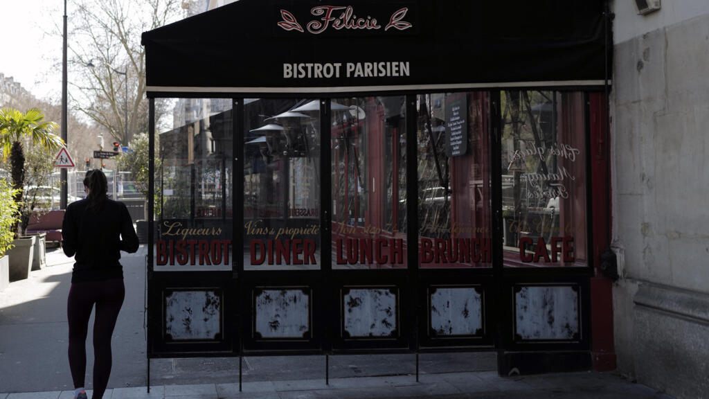 Un bistrot fermé, le 24 mars 2021, à Paris.