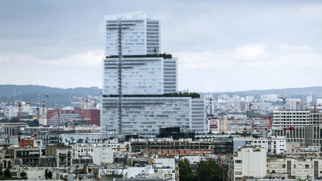 Paris prosecutor calls for trial over alleged arms trafficking with far-right links