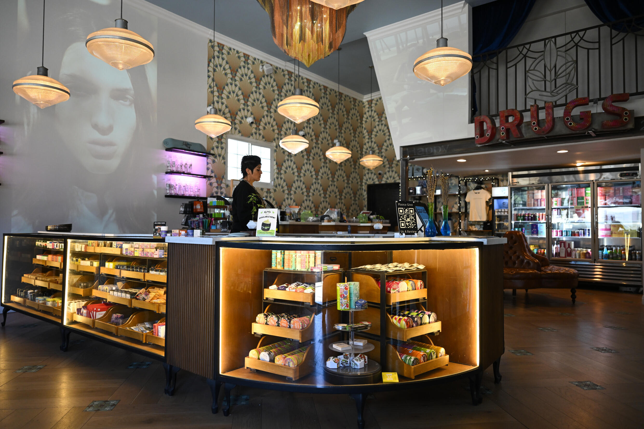 El interior de la tienda The Green Goddess Collective, en Venice, Los Ángeles