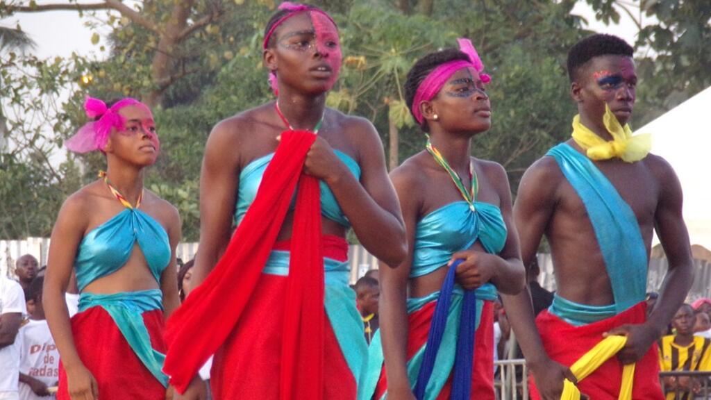 Danseurs, lors de la parade d'ouverture du MASA festival d'Abidjan.