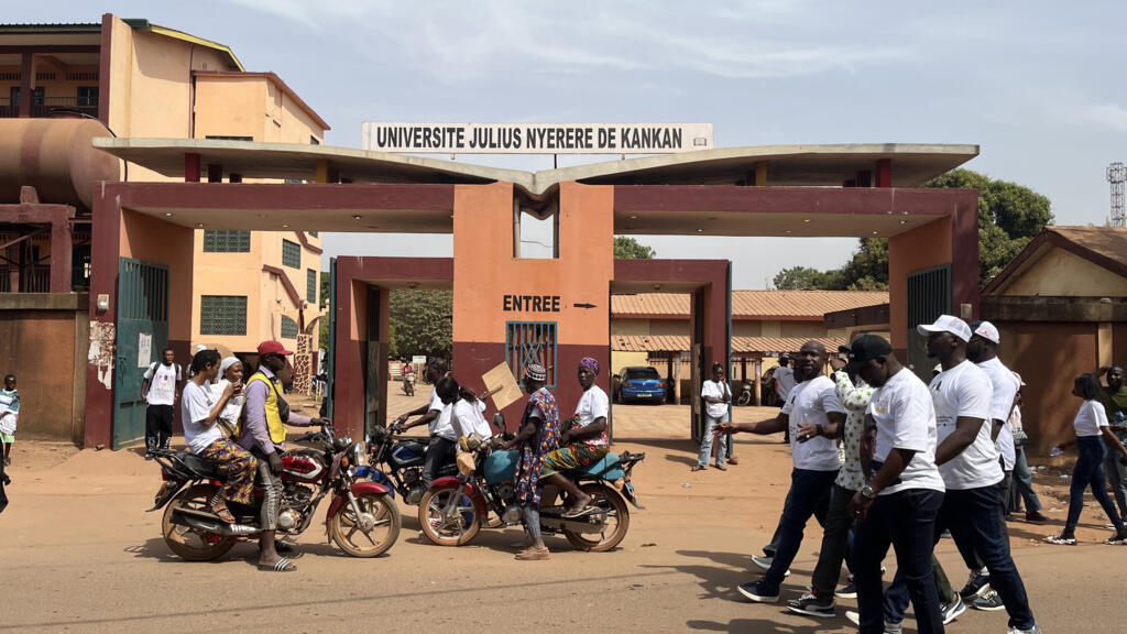 Présidentielle en Guinée: Mamadi Doumbouya lance sa campagne aux portes de l'université de Kankan