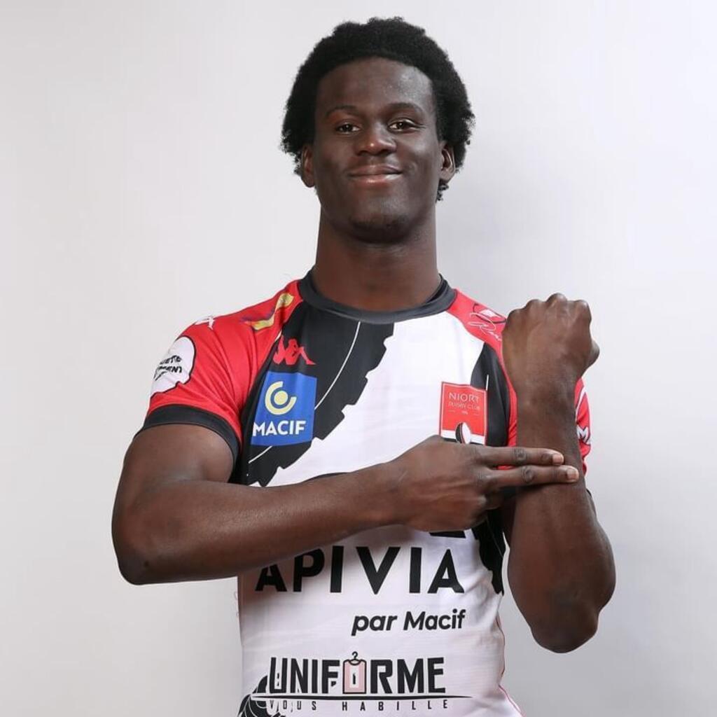 Jonathan Ange Dongo, joueur du  Niort Rugby Club