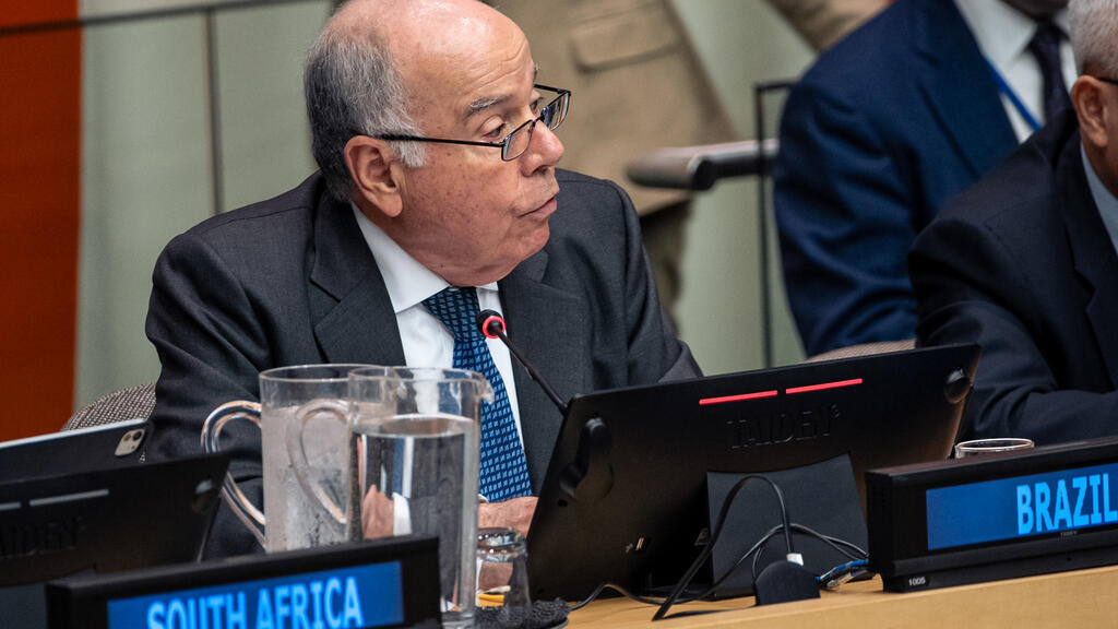 Imagem de arquivo mostra o ministro das Relações Exteriores do Brasil, Mauro Vieira, durante encontro do G20, na sede da ONU, em Nova York, em 25 de setembro de 2025.