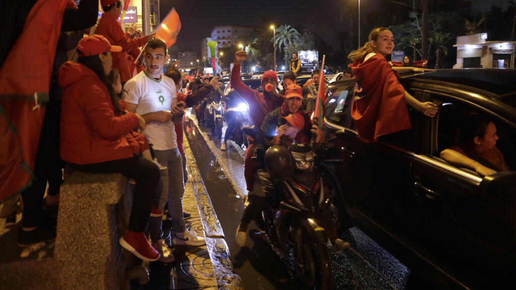 Soir de match de Coupe du monde entre le Maroc et le Portugal dans les rues de Casablanca, au Maroc, le samedi 10 décembre 2022. À l'approche de la CAN, le vieux débat sur les incivilités ressurgit dans le royaume.