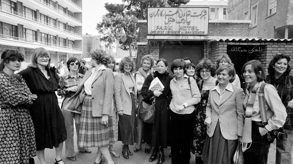 گروه فعالان فمینیست اروپایی که در آغاز انقلاب برای ابراز همبستگی با زنان ایرانی به تهران رفتند