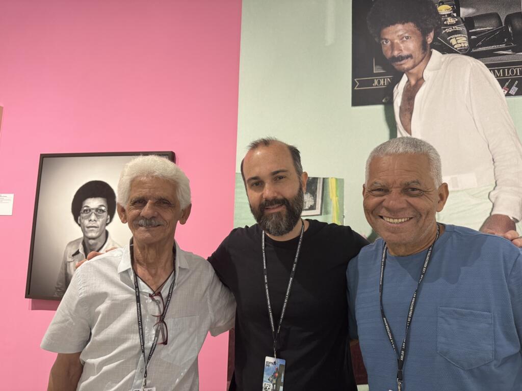 Da esquerda para a direita: João Mendes, Guilherme Cunha e Afonso Pimenta, de "Retratistas do Morro", em Arles.