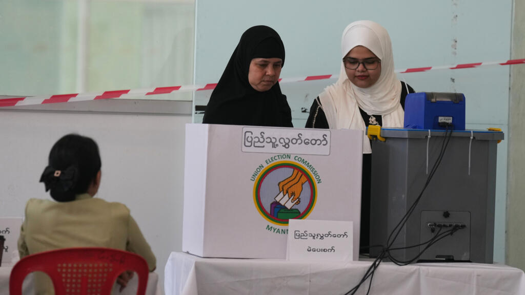 Les Birmans se rendent aux urnes pour des élections contestées